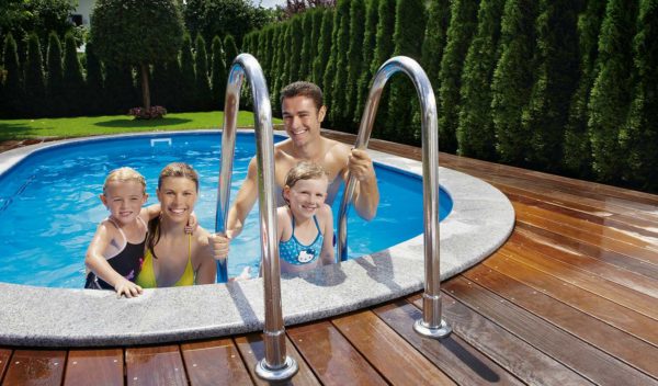 Die Firma Cranpool bietet seit 50 Jahren eine top Qualität, ob Schwimmbecken, Pool-Überdachungen, Pool Zubehör, Sauna und Whirlpool. Die Fachberater stehen Ihnen gerne zur Verfügung.