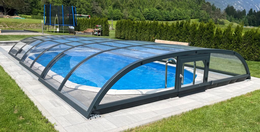 Geschlossene Schwimmbadüberdachung für ovales Pool