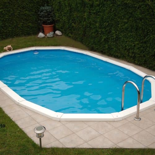 Symbolfoto vom Riva oval von Cranpool, Schwimmbecken