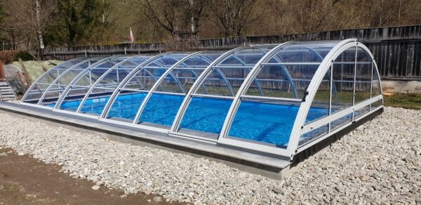 Schwimmbecken Crabnthermo rechteckig von Cranpool und die Pool Überdachung Cabrio Dom