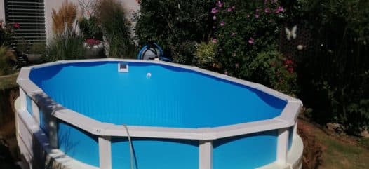 Cranpool Schwimmbecken Riva, Modell oval, bei der Montage