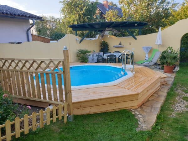 Pool mit Holzverkleidung, Fotowettbewerb "Rundumadum", Cranpool, Schwimmbecken, Schwimmbad, Verkleidung, Poolgestaltung