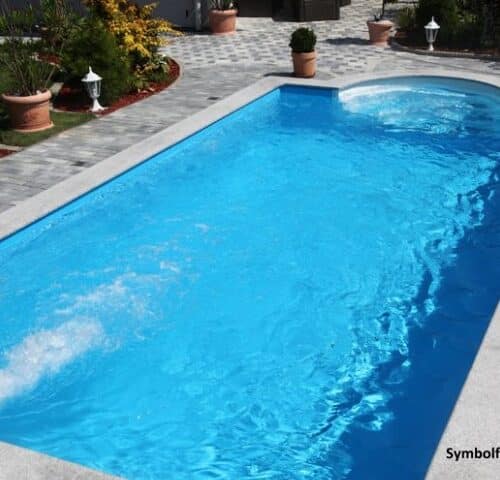 Sympolfoto des Schwimmbeckens Cranotherm rechteckig, eingegraben von Cranpool