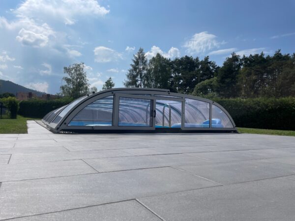 Poolprojekt Ruckenstuhl Wilding, Cranthermo Pool mit Cranpool Cabriodom