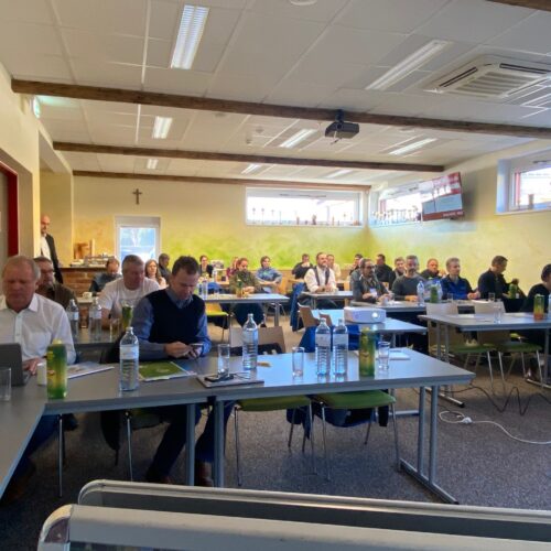 Cranpool startet in die Pool Saison am Cranpool Centertag 2023 sind Profis unter sich