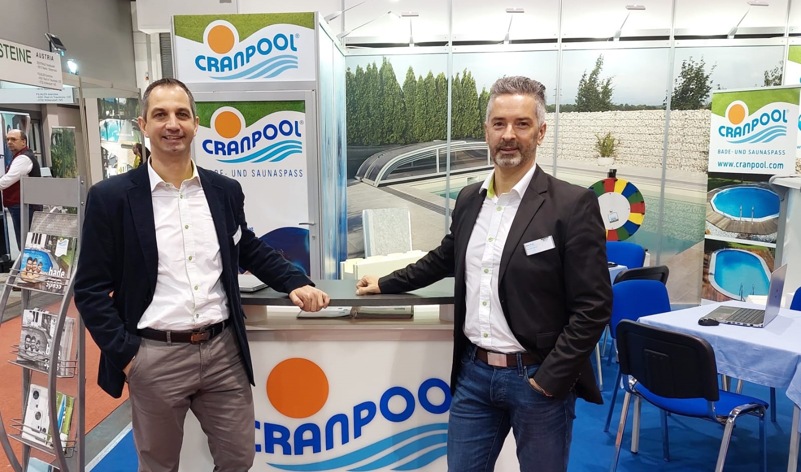 das Cranpool Poolberater Team Kärnten Peter Frais und Martin Fraidl auf der Häuslbauermesse in Klagenfurt