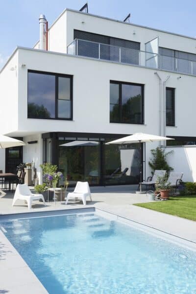 Fertigbecken aus Polyester vom Hersteller REKU-RIVIERAPOOL