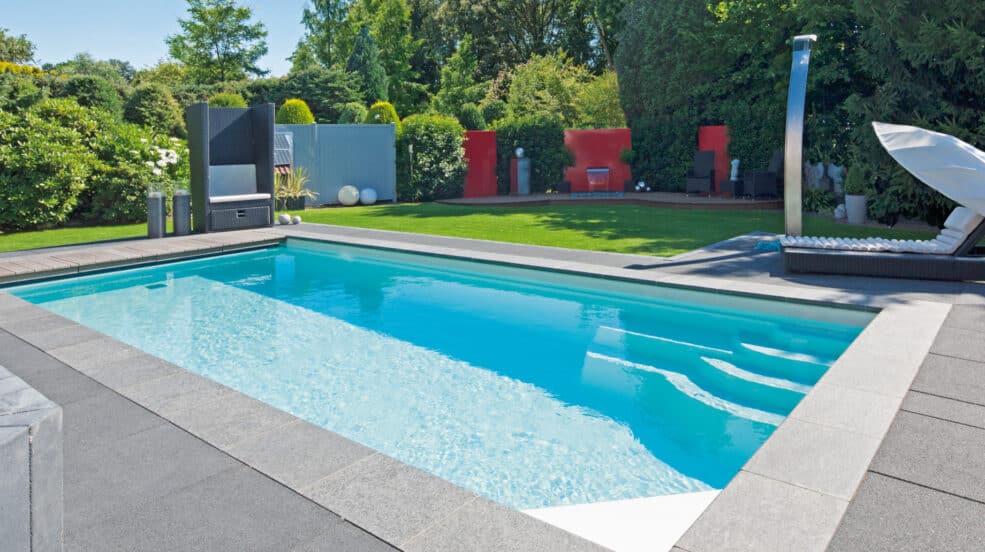 Composite Pool mit Ecktreppe