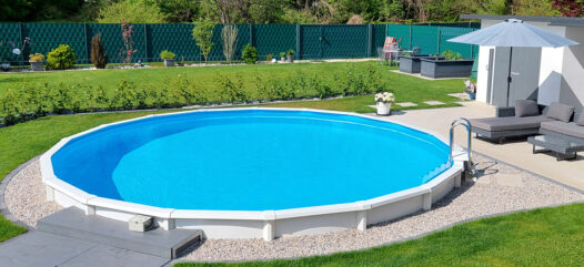 Empfehlung für ein rundes Schwimmbecken der Type Royal von Cranpool, verwirklicht unter Mithilfe von Poolprofi Martin Fraidl