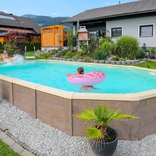 Badespass im Montage Pool von Cranpool Modell Royal oval