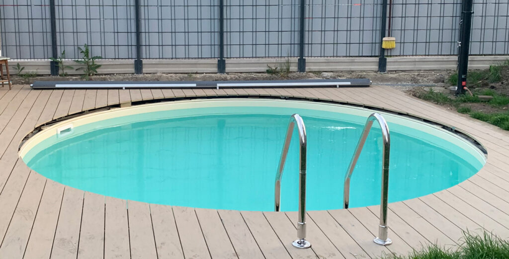 Rundpool  Miami  mit Holzdeck und Leiter