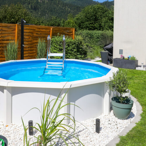 Rundbecken Cranpool Royal mit Schotterumrandung und Leiter