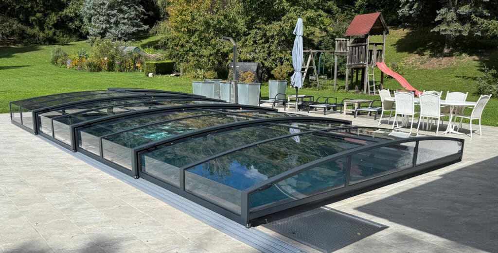 geschlossene poolüberdachung cabriodom cranpool