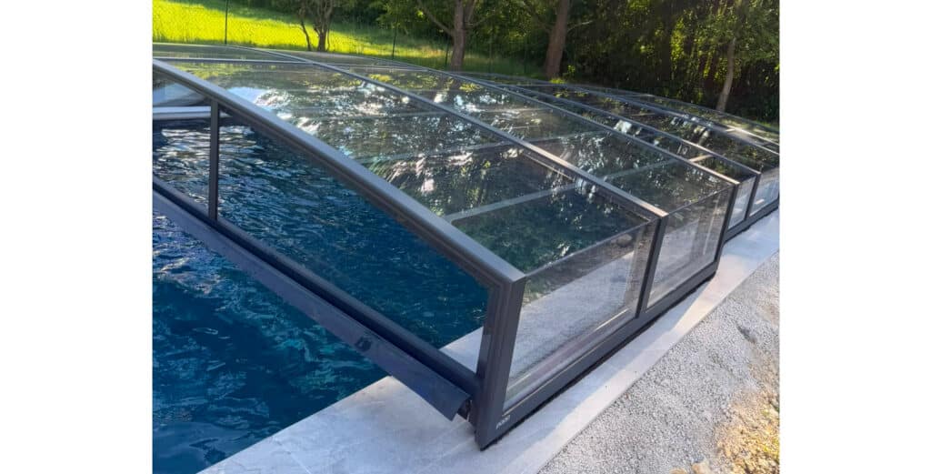 Poolüberdachung Cabriodom Selekt mit einer Laufschiene