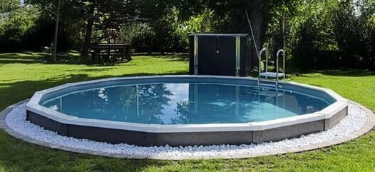 Rundes Royal Pool teilversenkt mit Poolverkleidung