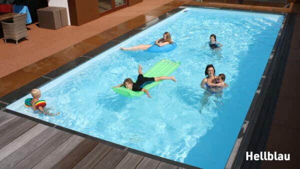 Rechteckiges Pool mit Folienfarbe Hellblau