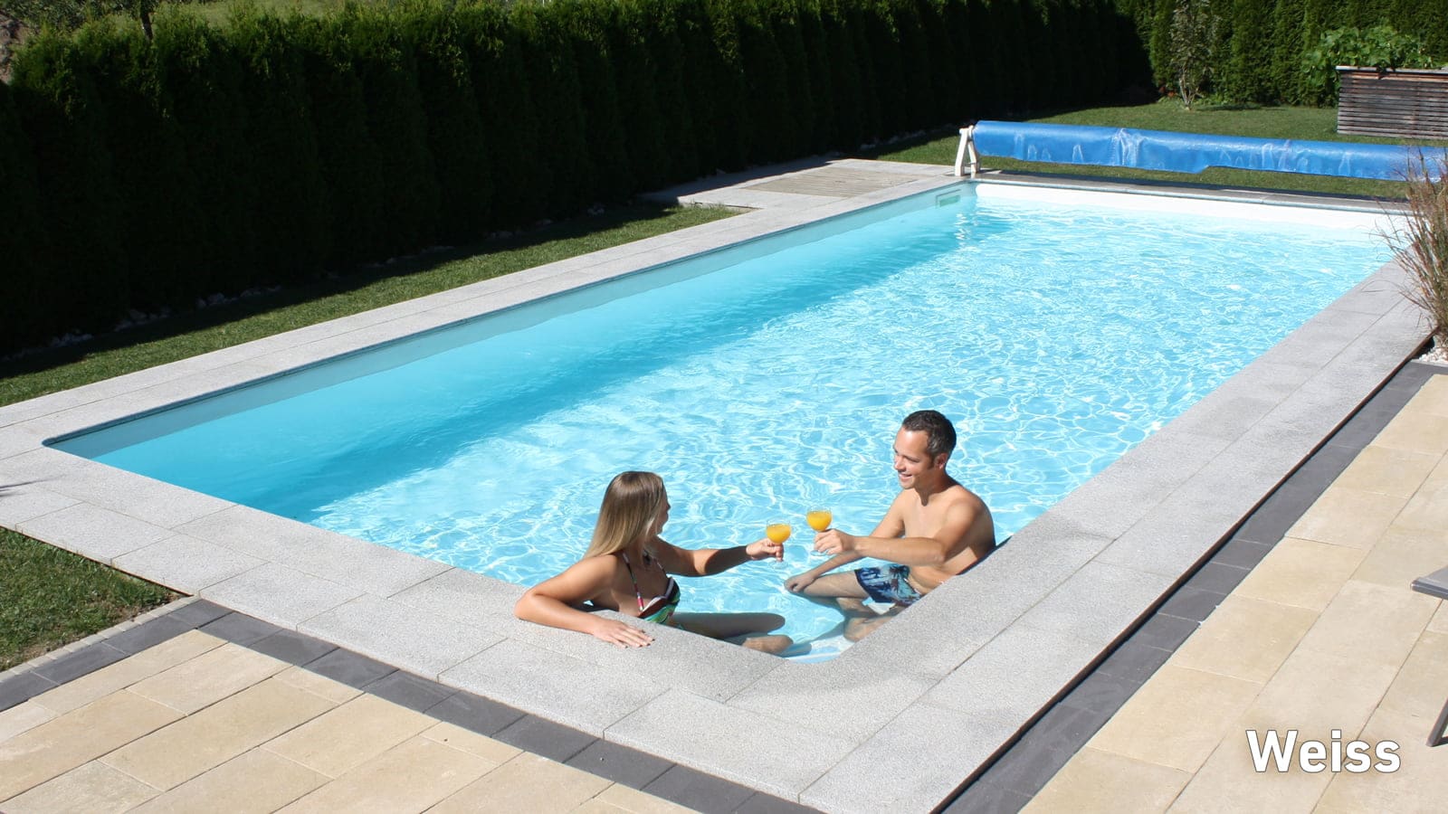 rechteckiges Pool mit Folienfarbe weiss